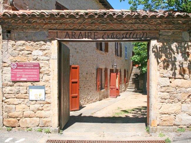 MAISON D&rsquo;EXPOSITION L&rsquo;ARAIRE